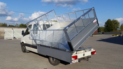Produkcja zabudowy nadwozia (www.mpgol.pl ) typu wywrotka trójstronna na podwoziu samochodu ciężarowego Volkswagen.