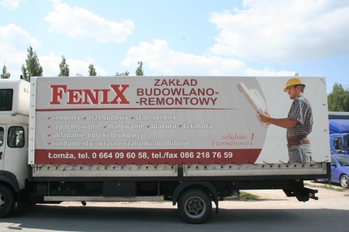 Plandeka reklamowa na zabudowie skrzyniowej dla firmy Fenix.