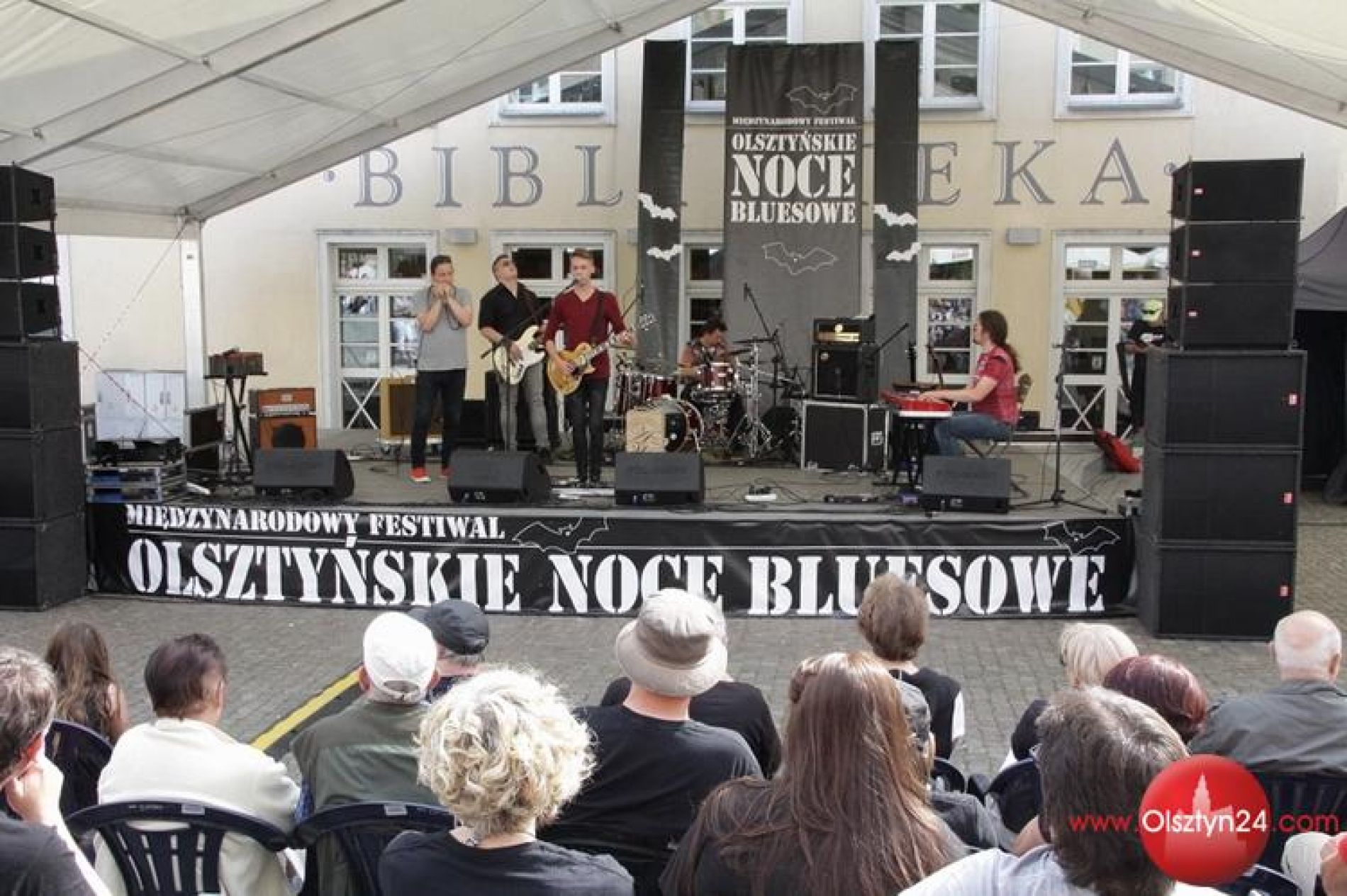 Zadaszenie sceny na 26 Olsztyńskich nocach bluesowych