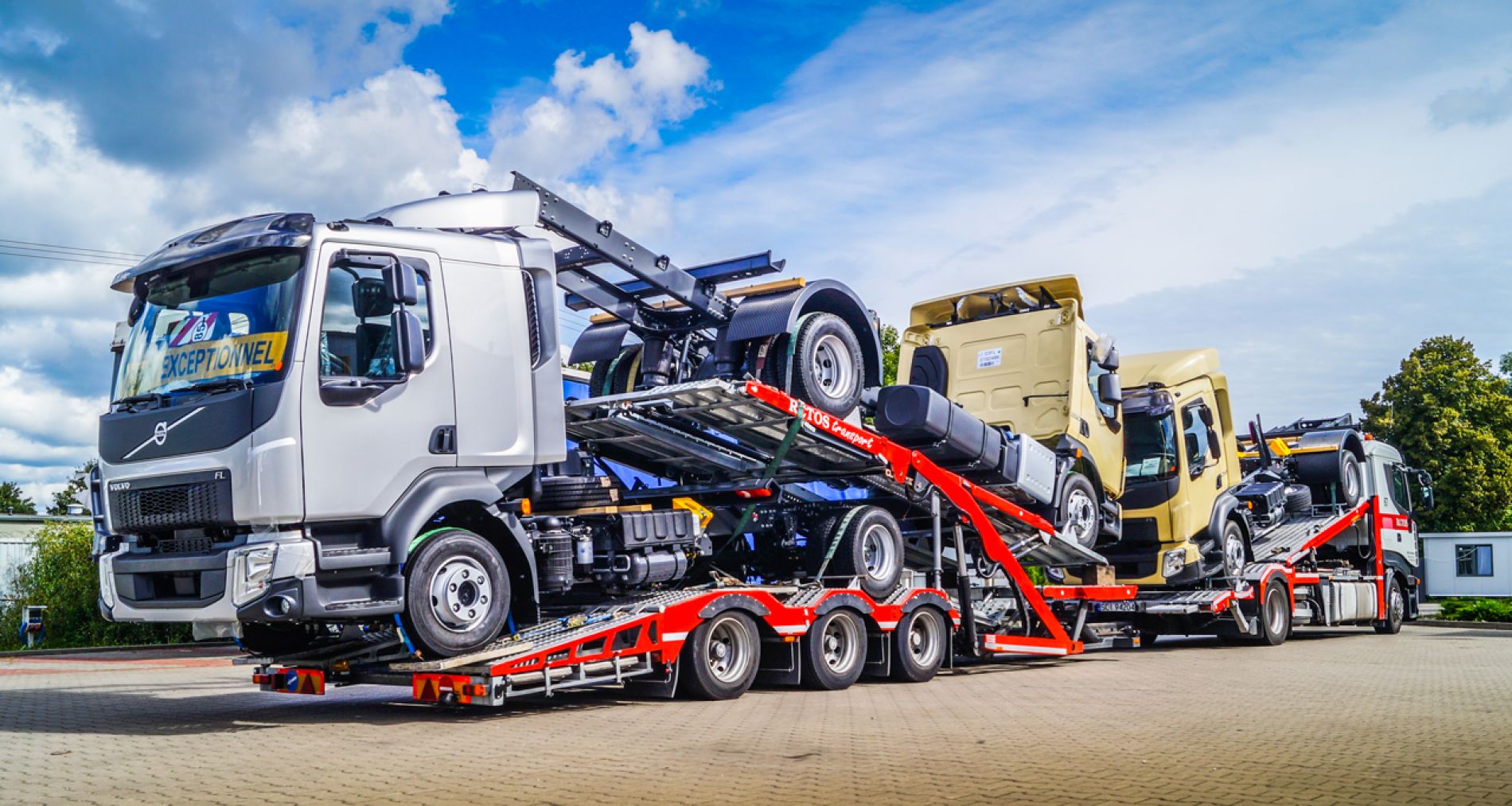 Transport nowych podwozi Volvo Fl